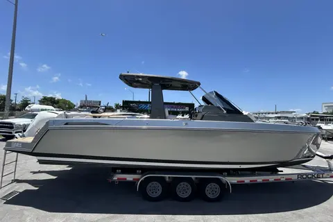 2023 Schaefer V33, photo 1 in Miami, FL