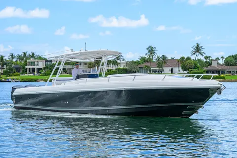 2009 Intrepid 370, photo 1 in Jupiter, FL