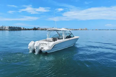 2020 Boston Whaler 320 Vantage, photo 1 in St Petersburg, FL
