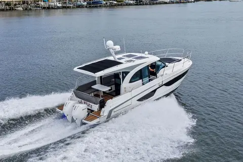 2022 Beneteau Antares 11, photo 1 in Dania Beach, FL