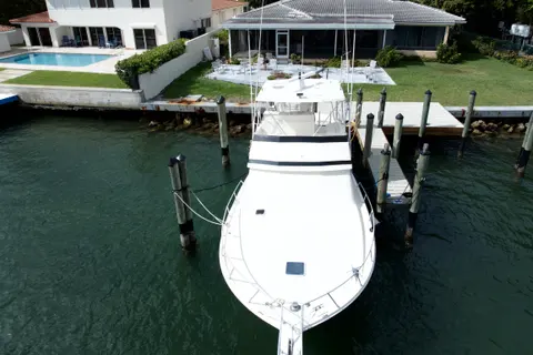 1990 Viking 43 Convertible, photo 1 in Miami Beach, FL