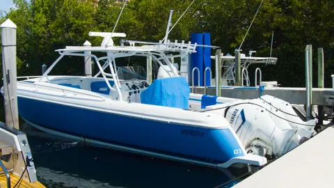 2017 Intrepid 400 Cuddy, photo 1 in Miami, FL