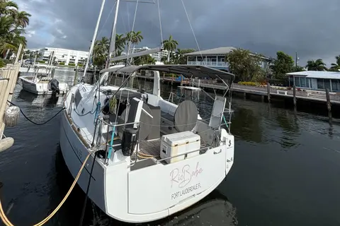 2015 Beneteau Oceanis 35, photo 1 in Lauderdale by the Sea, FL