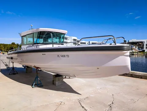 2022 Axopar 28 Cabin, photo 1 in West Palm Beach, FL