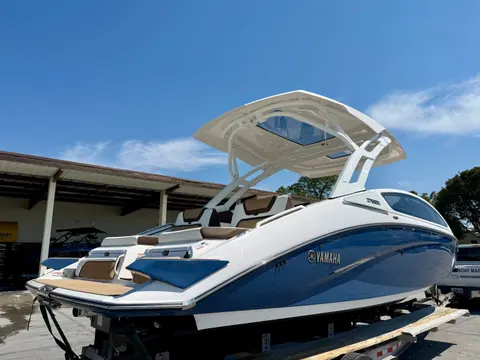 2023 Yamaha Boats 275SDX, photo 1 in Naples, FL
