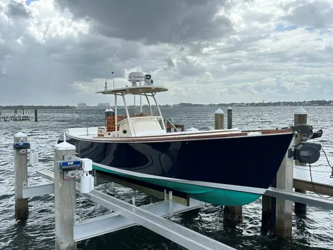 2002 Hinckley Talaria 29C, photo 1 in Manalapan, FL