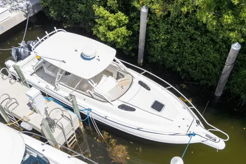 2005 Intrepid 348 Walkaround, photo 1 in Miami, FL