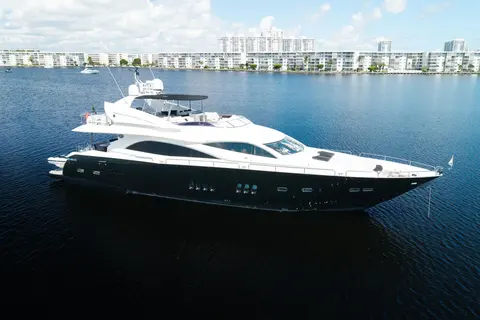 2008 Sunseeker 90 Yacht, photo 1 in North Miami Beach, FL