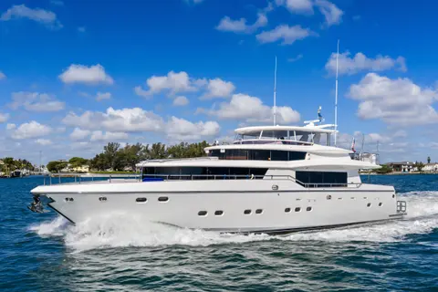 2005 Johnson 87' Motor Yacht, photo 1 in Fort Lauderdale, FL