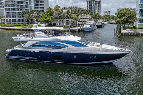 2011 Azimut 82, photo 1 in Miami, FL