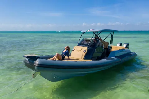 2025 Ranieri CAYMAN 38.0 EXECUTIVE, photo 1 in Boca Raton, FL