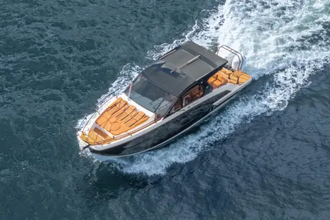 2027 Hanover 387, photo 1 in Miami, FL