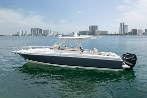 2006 Intrepid 348 Walkaround, photo 1 in Miami Beach, FL