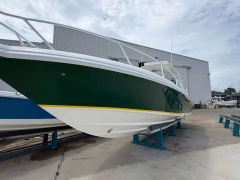 2000 Intrepid 366 Cuddy, photo 1 in Jacksonville, FL