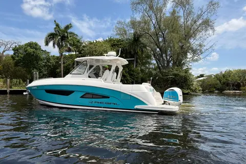 2021 Regal 33 SAV, photo 1 in Lauderdale-by-the-Sea, FL