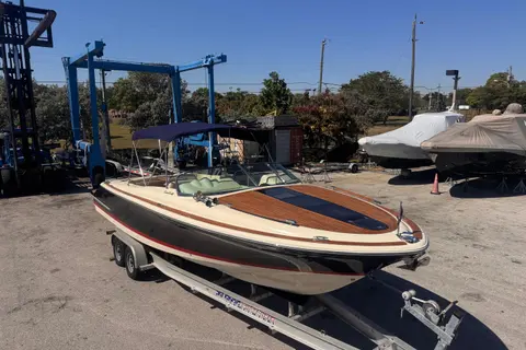 2019 Chris-Craft Corsair 30, photo 1 in Pompano Beach, FL