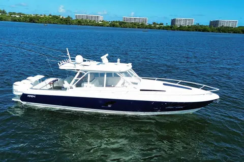 2014 Intrepid 400 Cuddy, photo 1 in Lake Worth Beach, FL
