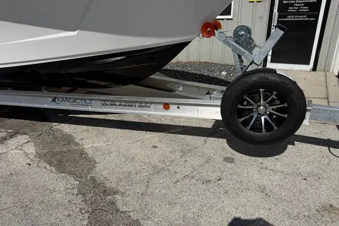 2027 Blazer Bay Makaira 2600, photo 1 in Tampa, FL