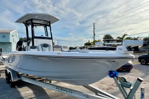 2026 Robalo 246 Cayman, photo 1 in New Smyrna Beach, FL