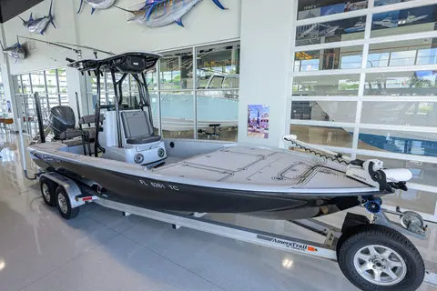 2017 Yellowfin 24 Bay CE, photo 1 in Riviera Beach, FL