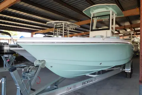 2025 Robalo 246 Cayman, photo 1 in Panacea, FL