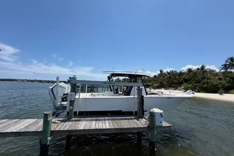 2024 Tidewater 3100 Carolina Bay, photo 1 in Stuart, FL