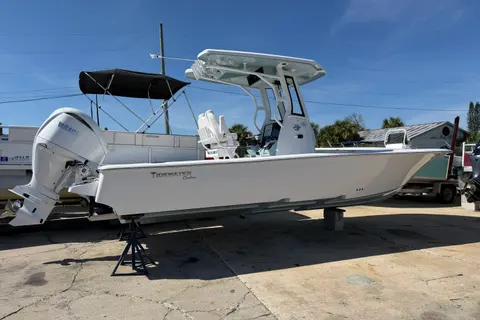 2027 Tidewater 2500 Carolina Bay, photo 1 in Hudson, FL