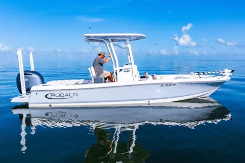 2023 Robalo 246 Cayman, photo 1 in Bradenton, FL