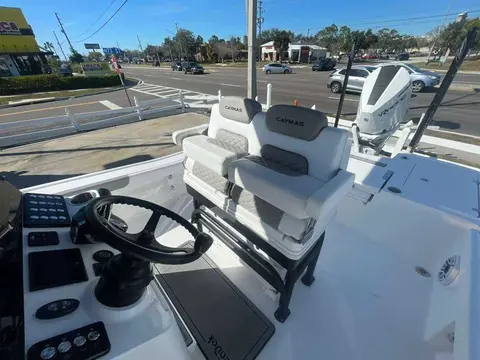2023 Caymas 28 HB, photo 1 in Pinellas Park, FL