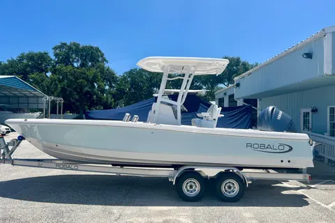 2026 Robalo 246 Cayman, photo 1 in New Smyrna Beach, FL