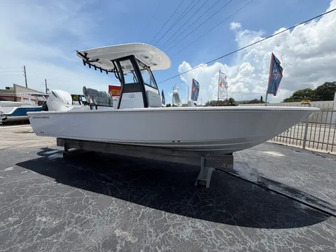 2026 Sportsman Masters 247 Bay Boat, photo 1 in Miami, FL