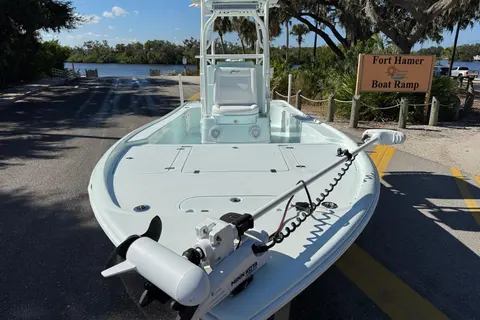 2017 Yellowfin 24 Bay CE, photo 1 in Bradenton, FL