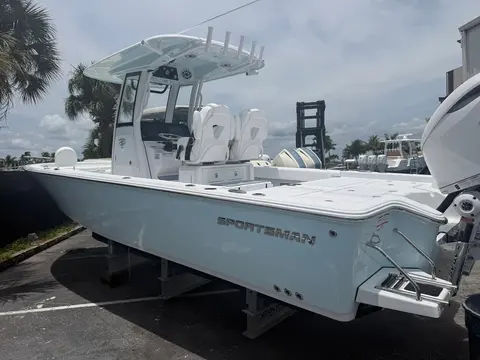 2026 Sportsman Masters 267 Bay Boat, photo 1 in Pompano Beach, FL