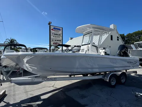 2024 Robalo 246 Cayman, photo 1 in Key Largo, FL