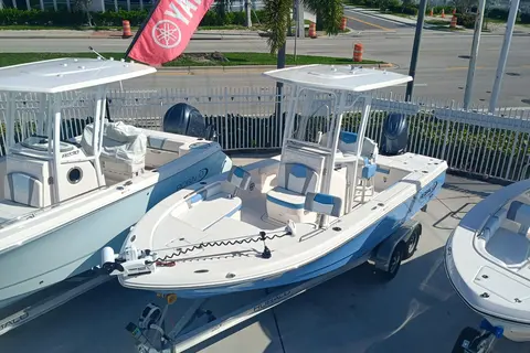 2026 Robalo 226 Cayman, photo 1 in Riviera Beach, FL