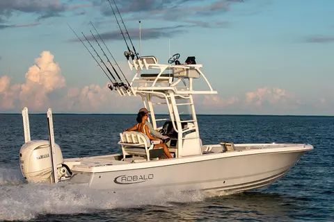 2027 Robalo 246 Cayman, photo 1 in Riviera Beach, FL