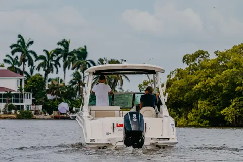 2022 Boston Whaler 240 Vantage, photo 1 in Marco Island, FL