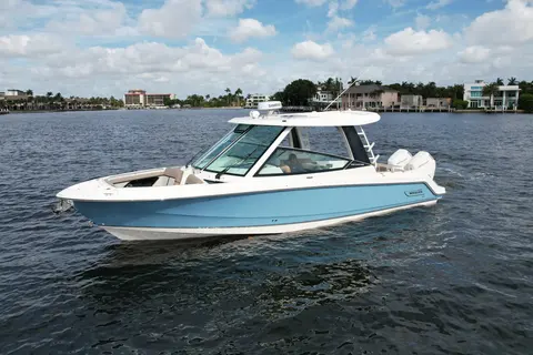 2027 Boston Whaler 330 Vantage, photo 1 in Pompano Beach, FL
