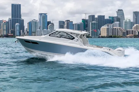 2026 Pursuit DC 365 Dual Console, photo 1 in Miami, FL