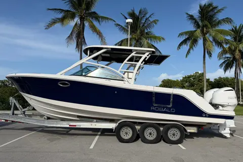 2018 Robalo R317 Dual Console, photo 1 in Fort Lauderdale, FL
