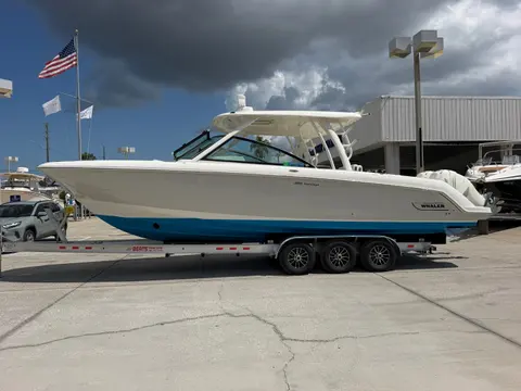 2018 Boston Whaler 320 Vantage, photo 1 in Clearwater, FL