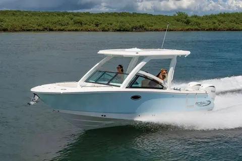 2026 Robalo R257 Dual Console, photo 1 in Riviera Beach, FL