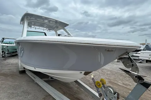 2026 Robalo R277 Dual Console, photo 1 in Sarasota, FL