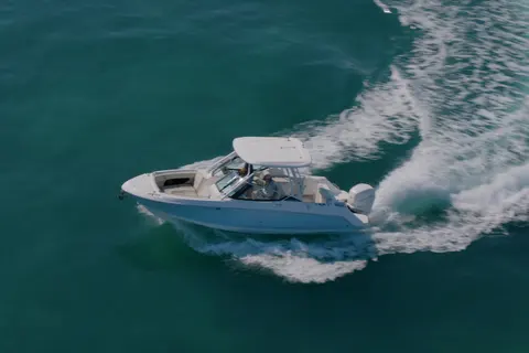 2022 Boston Whaler 240 Vantage, photo 1 in Key Biscayne, FL