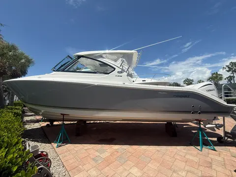 2027 Pursuit D 306, photo 1 in Ft Myers, FL