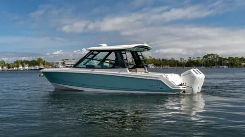 2026 Boston Whaler 330 Vantage, photo 1 in Panama City, FL