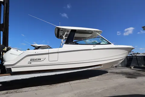 2026 Boston Whaler 330 Vantage, photo 1 in Naples, FL