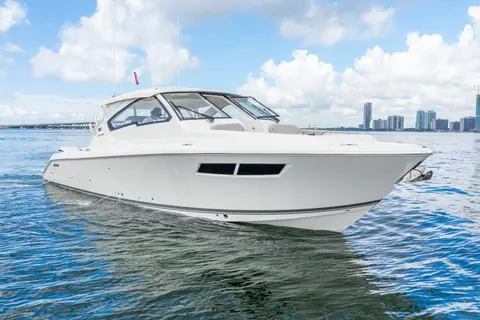 2027 Pursuit DC 365 Dual Console, photo 1 in Miami, FL