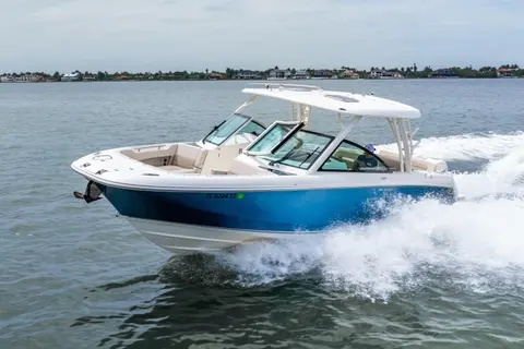 2017 Boston Whaler 320 Vantage, photo 1 in Cape Coral, FL