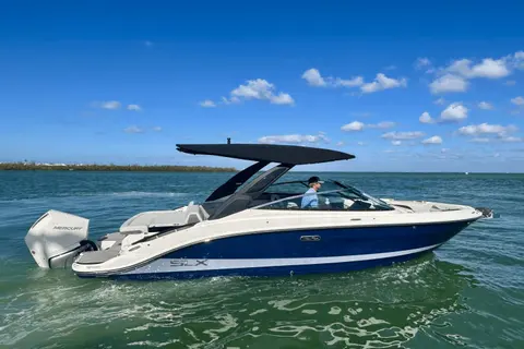 2025 Sea Ray SLX 260 Outboard, photo 1 in Sarasota, FL